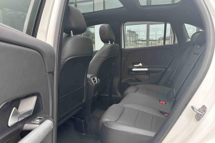 Used Mercedes-Benz GLA 2024 GLA 200 Interior 3