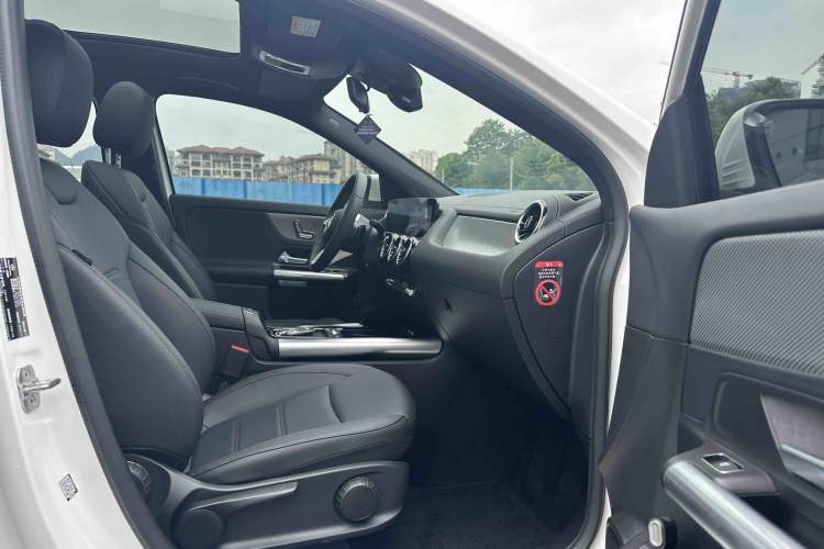 Used Mercedes-Benz GLA 2024 GLA 200 Interior 4