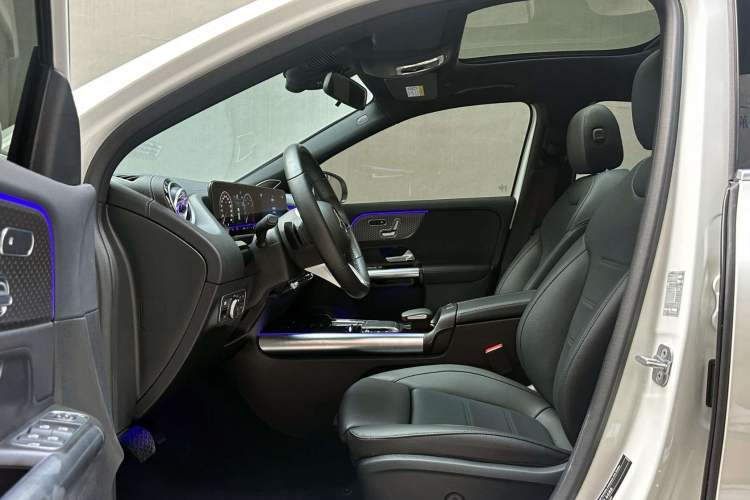 Used Mercedes-Benz GLA 2024 GLA 220 Interior 5