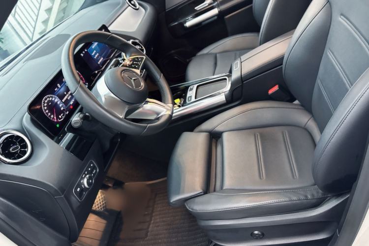 Used Mercedes-Benz GLA 2024 GLA 200 Interior 5