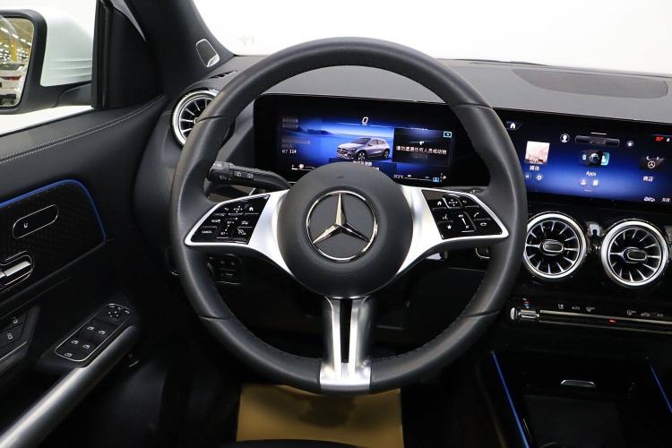 Used Mercedes-Benz GLA 2024 GLA 220 Interior 6