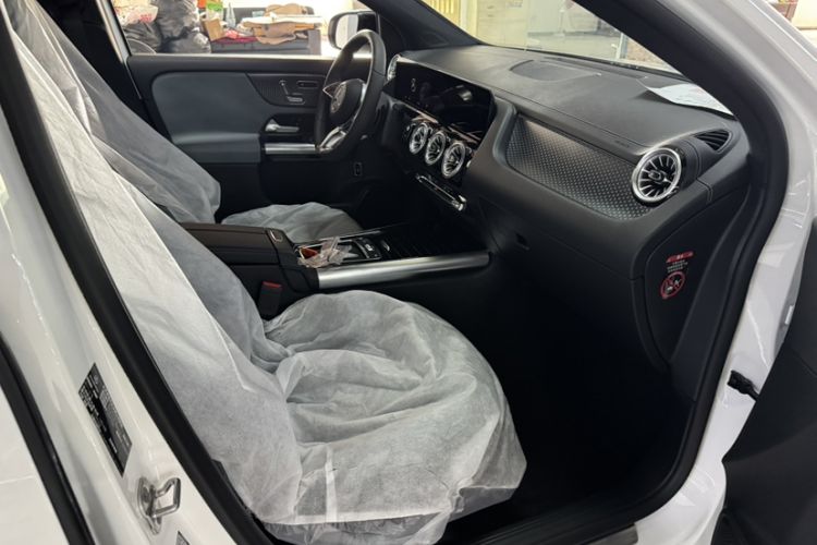 Used Mercedes-Benz GLA 2024 GLA 220 4MATIC Interior 8