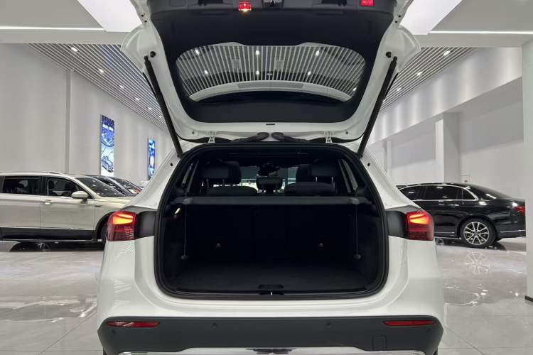 Used Mercedes-Benz GLA 2024 GLA 200 Interior 9