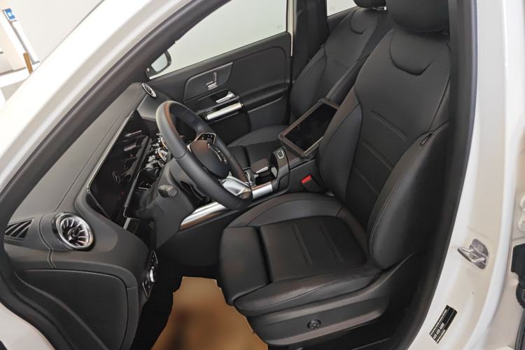Used Mercedes-Benz GLA 2024 GLA 220 Left Front Seat