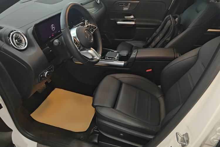 Used Mercedes-Benz GLA 2024 GLA 220 Left Front Seat