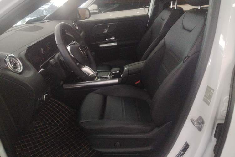 Used Mercedes-Benz GLA 2024 GLA 220 Left Front Seat
