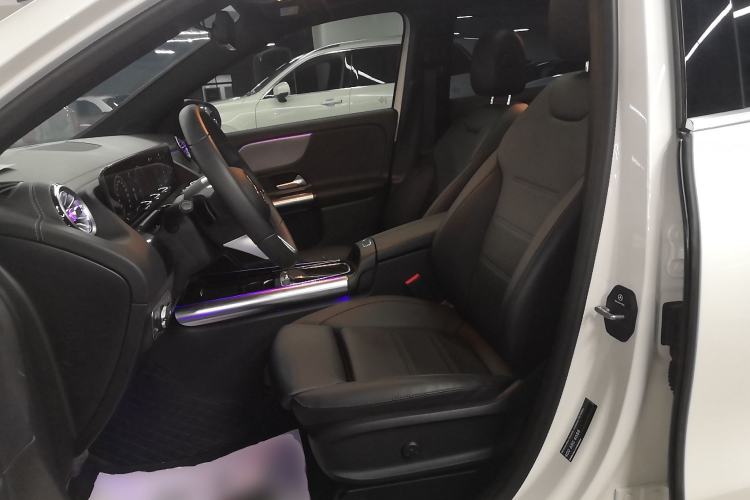 Used Mercedes-Benz GLA 2024 GLA 200 Left Front Seat