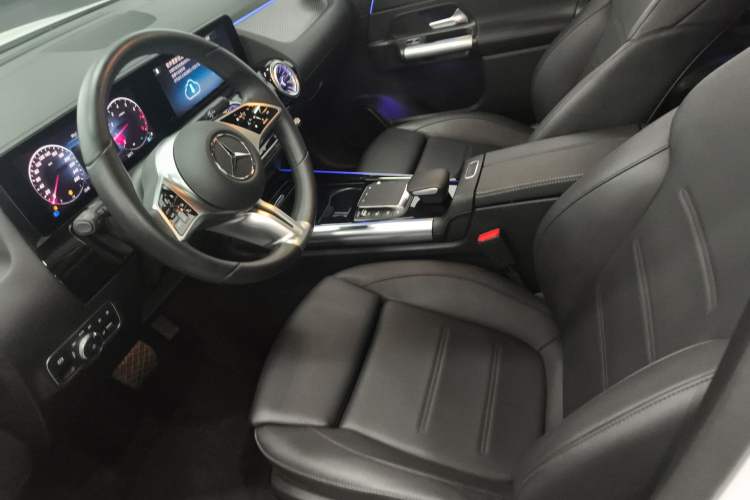 Used Mercedes-Benz GLA 2024 GLA 220 Left Front Seat