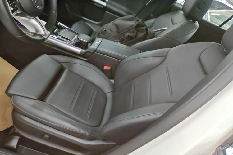 Used Mercedes-Benz GLA 2024 GLA 220 Left Front Seat