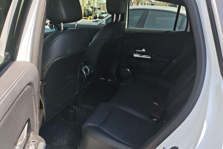 Used Mercedes-Benz GLA 2024 GLA 200 Left Rear Seat