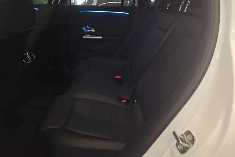 Used Mercedes-Benz GLA 2024 GLA 200 Left Rear Seat