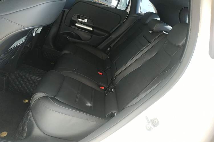 Used Mercedes-Benz GLA 2024 GLA 200 Left Rear Seat