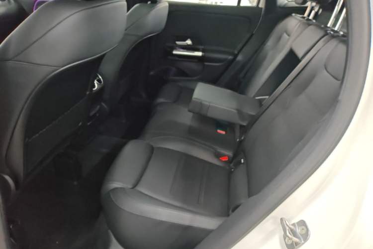 Used Mercedes-Benz GLA 2024 GLA 220 Left Rear Seat
