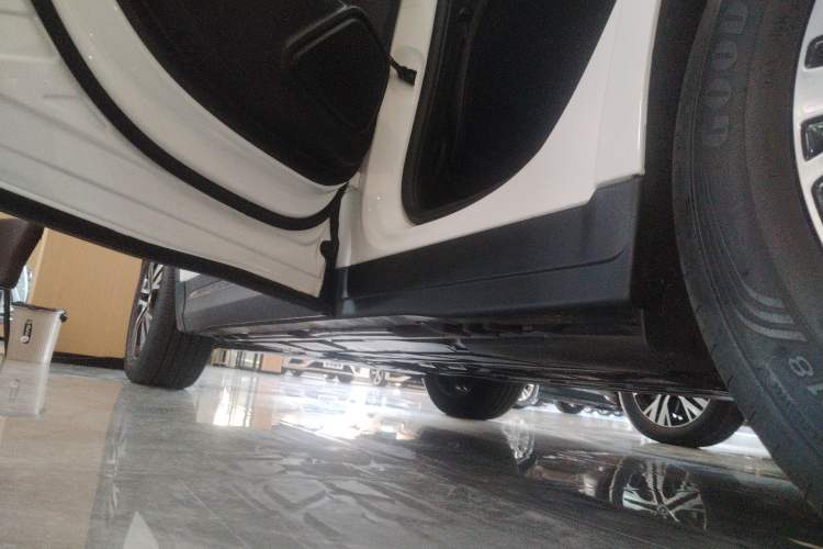 Used Mercedes-Benz GLA 2024 GLA 220 Left Side Sill