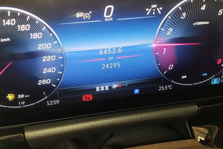 Used Mercedes-Benz GLA 2024 GLA 220 Odometer Close Up