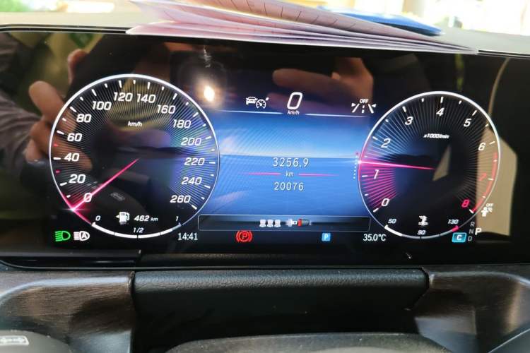 Used Mercedes-Benz GLA 2024 GLA 200 Odometer Close Up