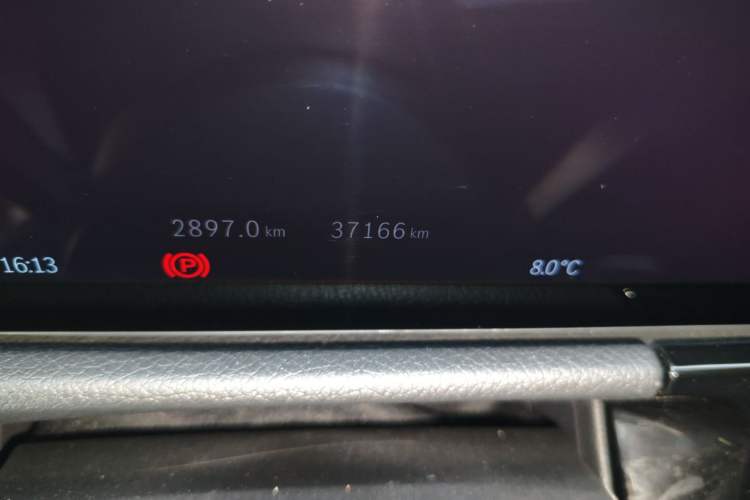 Used Mercedes-Benz GLA 2024 GLA 200 Odometer Close Up