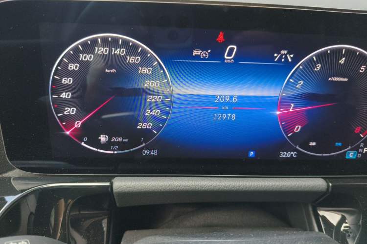 Used Mercedes-Benz GLA 2024 GLA 220 Odometer Close Up