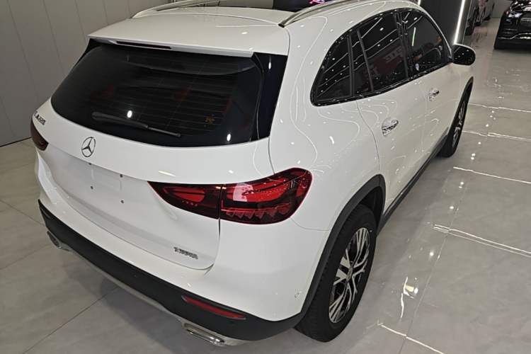 Used Mercedes-Benz GLA 2024 GLA 220 Rear Right 45 Deg