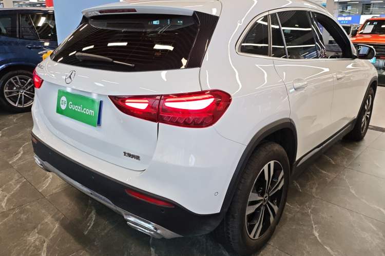 Used Mercedes-Benz GLA 2024 GLA 200 Rear Right 45 Deg