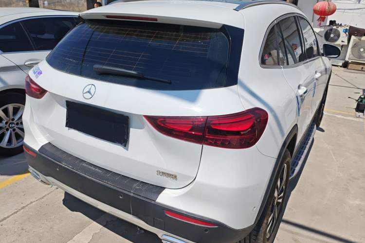 Used Mercedes-Benz GLA 2024 GLA 200 Rear Right 45 Deg