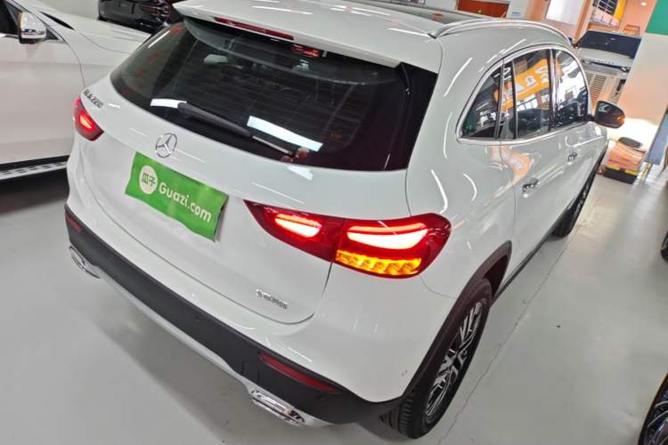 Used Mercedes-Benz GLA 2024 GLA 220 Rear Right 45 Deg