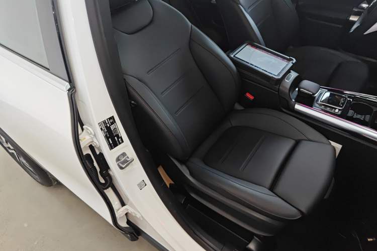 Used Mercedes-Benz GLA 2024 GLA 220 Right Front Seat