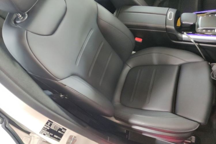 Used Mercedes-Benz GLA 2024 GLA 220 Right Front Seat