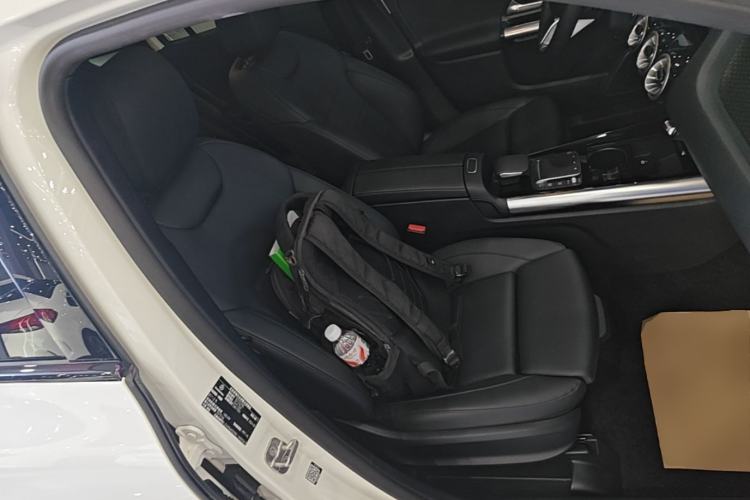 Used Mercedes-Benz GLA 2024 GLA 220 Right Front Seat