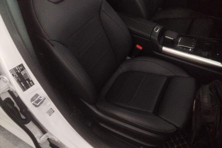 Used Mercedes-Benz GLA 2024 GLA 220 Right Front Seat