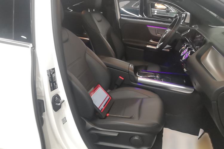 Used Mercedes-Benz GLA 2024 GLA 200 Right Front Seat