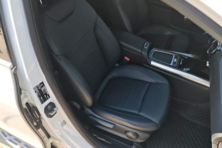 Used Mercedes-Benz GLA 2024 GLA 200 Right Front Seat