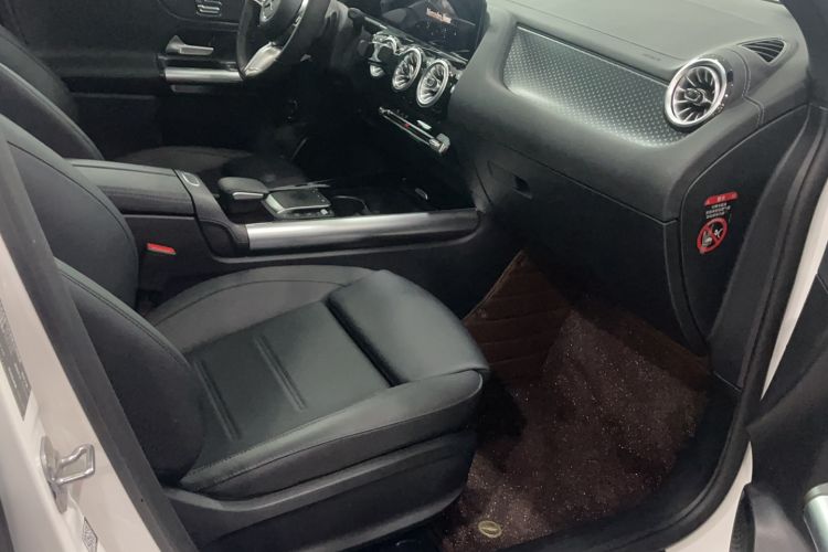 Used Mercedes-Benz GLA 2024 GLA 220 Right Front Seat