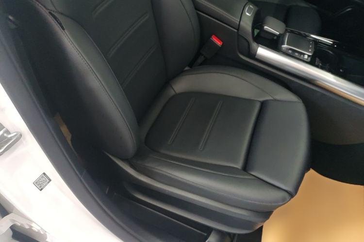Used Mercedes-Benz GLA 2024 GLA 220 Right Front Seat