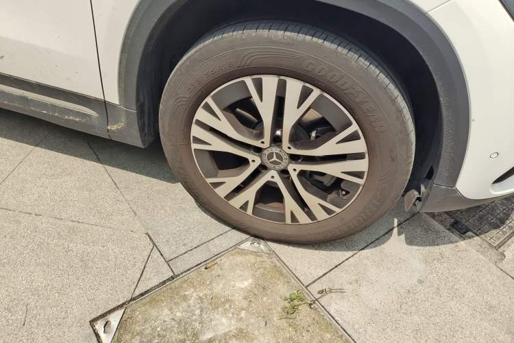 Used Mercedes-Benz GLA 2024 GLA 220 Right Front Wheel Hub