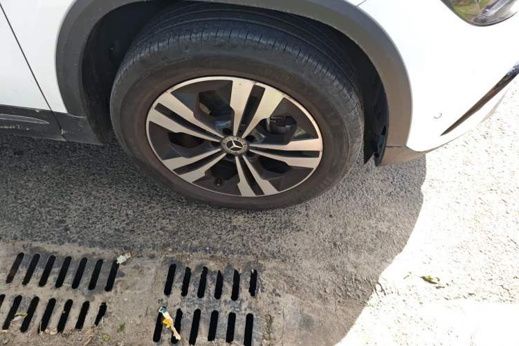 Used Mercedes-Benz GLA 2024 GLA 200 Right Front Wheel Hub