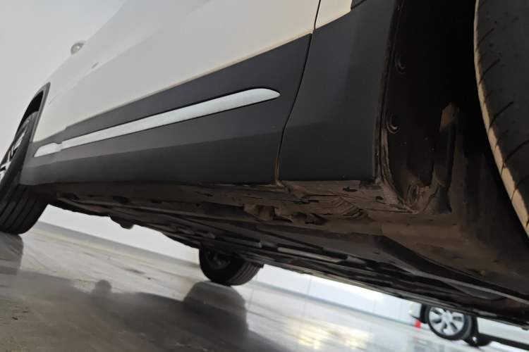 Used Mercedes-Benz GLA 2024 GLA 220 Right Side Sill