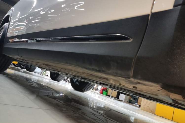 Used Mercedes-Benz GLA 2024 GLA 220 Right Side Sill