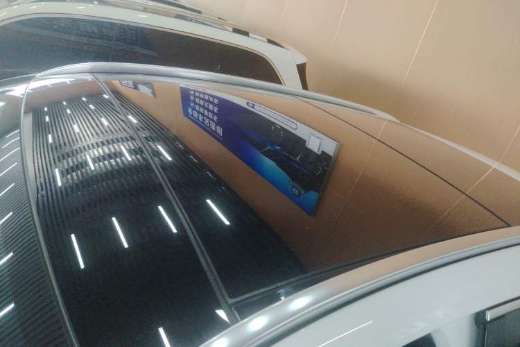 Used Mercedes-Benz GLA 2024 GLA 220 Roof