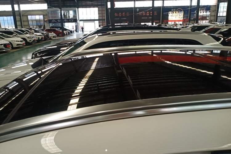 Used Mercedes-Benz GLA 2024 GLA 200 Roof
