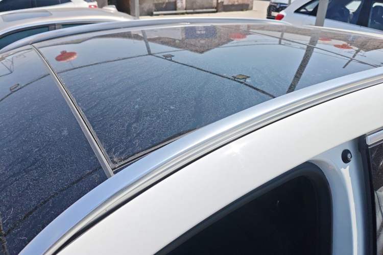 Used Mercedes-Benz GLA 2024 GLA 200 Roof