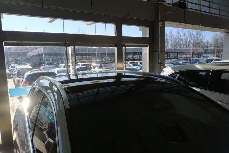 Used Mercedes-Benz GLA 2024 GLA 200 Roof