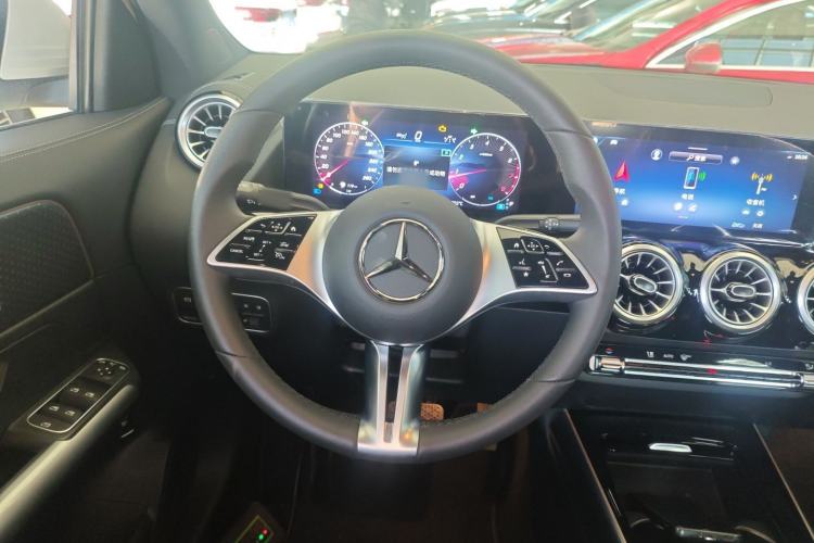 Used Mercedes-Benz GLA 2024 GLA 220 Steering Wheel