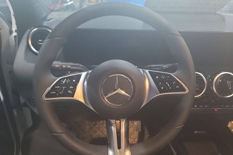 Used Mercedes-Benz GLA 2024 GLA 200 Steering Wheel