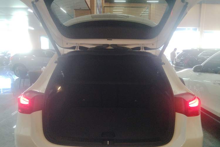 Used Mercedes-Benz GLA 2024 GLA 220 Trunk