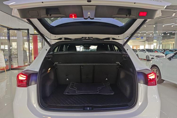 Used Mercedes-Benz GLA 2024 GLA 220 Trunk