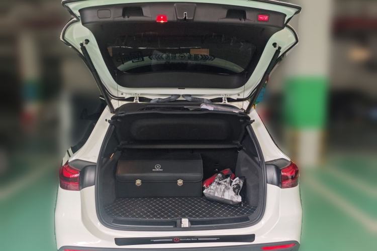 Used Mercedes-Benz GLA 2024 GLA 200 Trunk