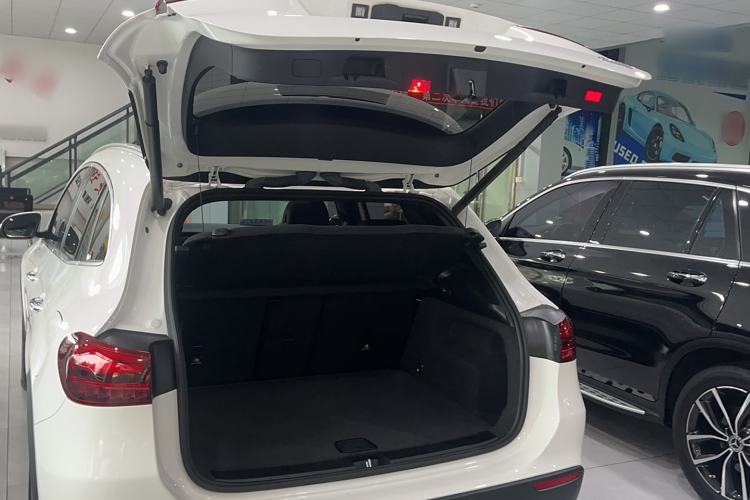 Used Mercedes-Benz GLA 2024 GLA 220 Trunk