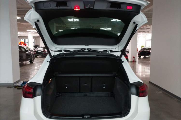 Used Mercedes-Benz GLA 2024 GLA 200 Trunk
