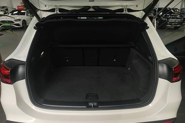 Used Mercedes-Benz GLA 2024 GLA 220 Trunk